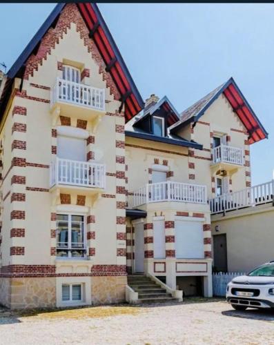 Appartement vue mer avec terrasse - Location saisonnière - Cabourg