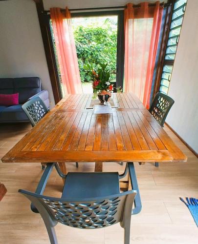 Faré blue lagoon (Fare blue lagoon) in อติฮา