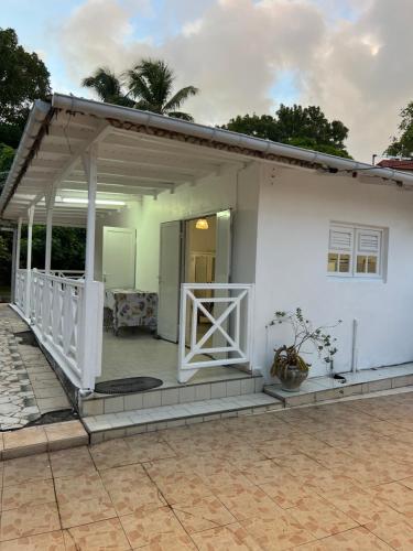 Logement à trois rivières à 5min de l embarcadère (Logement a trois rivieres a 5min de l embarcadere) in Trois-Rivieres