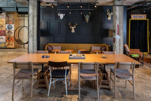 บริการและสิ่งอำนวยความสะดวก, Moxy Fayetteville in ฟาเยตต์วิลล์ (AR)