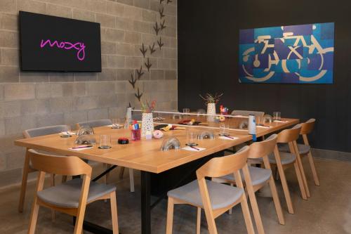 ห้องประชุม / บอลรูม, Moxy Fayetteville in ฟาเยตต์วิลล์ (AR)