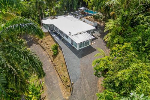 Rainforest Hideaway Villas, Pools and Nature Dive in Rio Grande