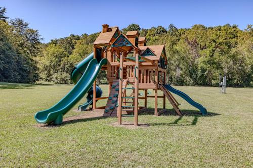 Játszótér, Nature Retreat Cozy tentHVACSpa Bath in Parrottsville (TN)