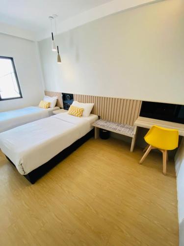 room detail thumbnail 1