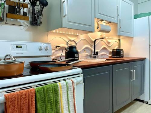 Topaz Classy, Cozy Condo Near Beaches & Airport in Crown Point