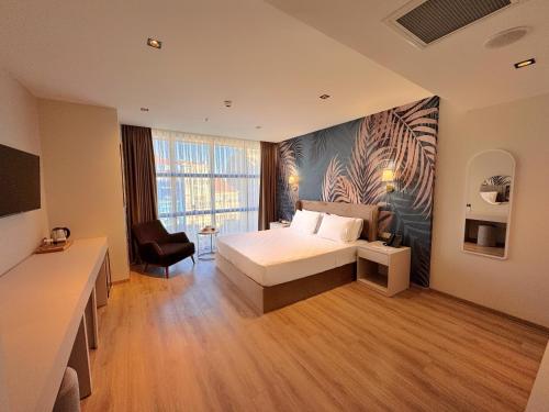 room detail thumbnail 0