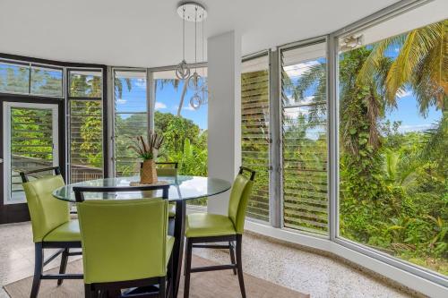 Unique Rainforest Villa, Pool Modern Comforts in Rio Grande