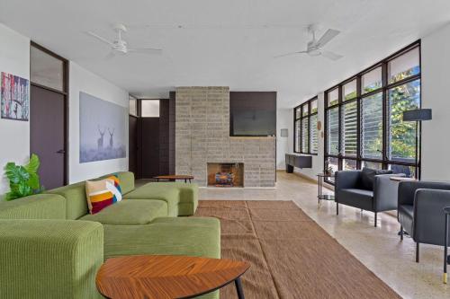 Unique Rainforest Villa, Pool Modern Comforts in Rio Grande