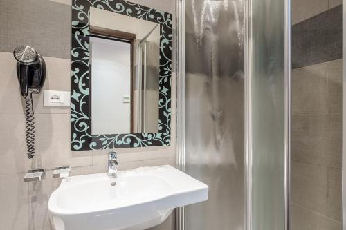 Imperial Suite Guest House - image 7