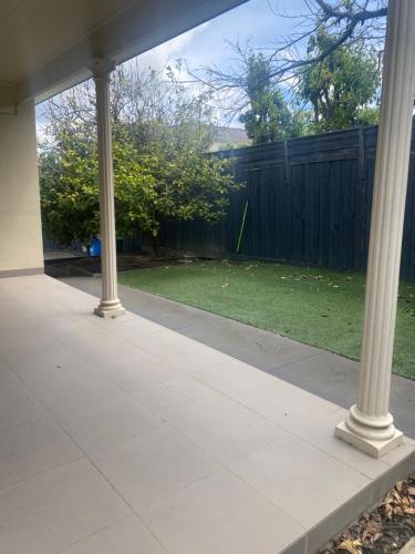 Comfy & Budget-Friendly Home in Balwyn - Quiet & Close to Melbourne CBD in Balwyn