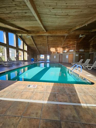 Swimming pool, Ramada by Wyndham Platte City KCI Airport in Platte City (MO)