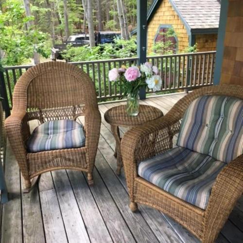 Rõdu/terrass, Charming Cottage Rental with Breathtaking Ocean Views on Peaks Island, Maine in Peaks Island (ME)