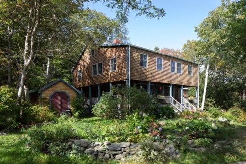 Hotelli välisilme, Charming Cottage Rental with Breathtaking Ocean Views on Peaks Island, Maine in Peaks Island (ME)