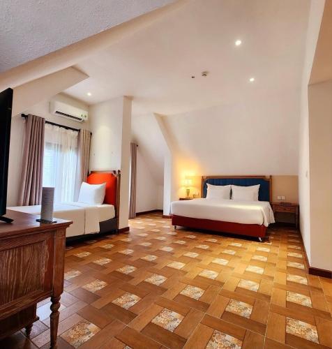 room detail thumbnail 1