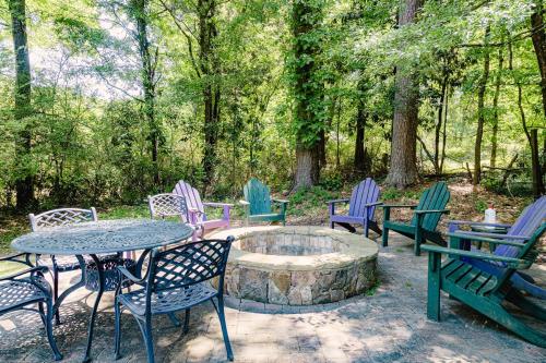 Mid-Century Modern Woodstock, GA in 伍德斯托克