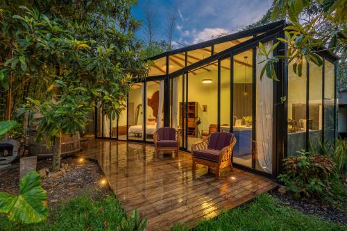 陽台/露台, Romantic Mirror-Clad Tiny with Private Hot Tub in 崔斯佩斯