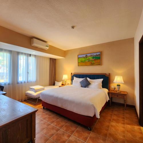 room detail thumbnail 0