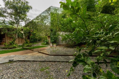 景觀, Romantic Mirror-Clad Tiny with Private Hot Tub in 崔斯佩斯