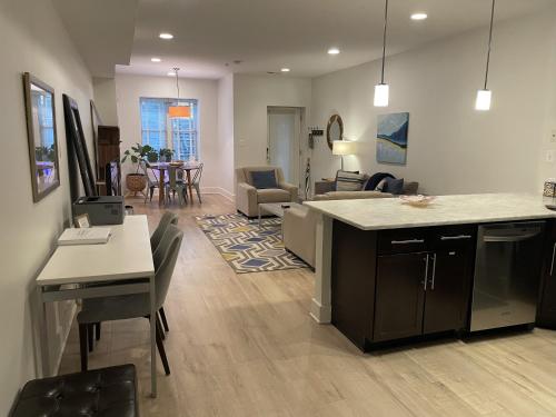 Central Townhouse Flat Near Metro + Parking Pass - main image