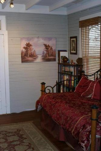 Pet-Friendly Rental with Wi-Fi near Brenham, Texas in 埃爾金