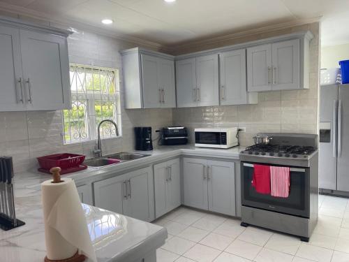 Cocina, Pams Lodge Barbados in Lead Vale