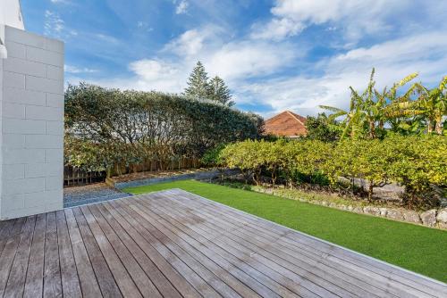 Old Lake Escape by Bespoke Stays - image 5