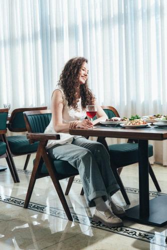 ห้องอาหาร, Vogue hotel in เขตออยซอฟ