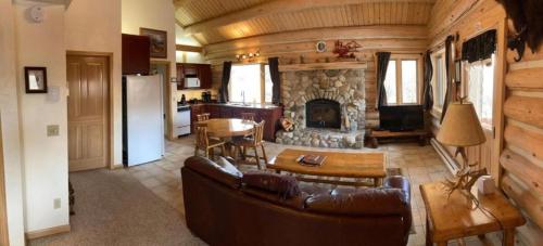 Szórakozási lehetőségek, Rocky Mountains Getaway: Gorgeous Log Cabin in Darby, Montana in Darby (MT)