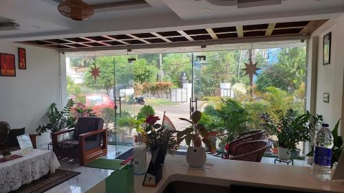 White House Residency - Kilimanoor
