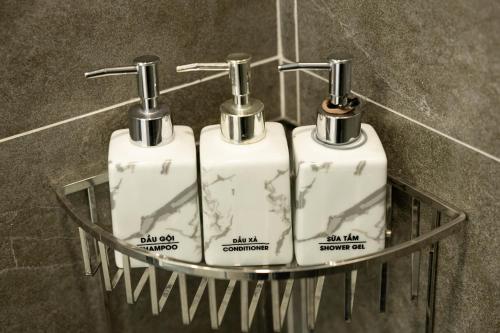 Shower, RAINBOW Motel 3 in Vung Bau