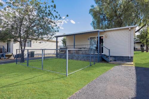 2 bedrooms, 3 beds