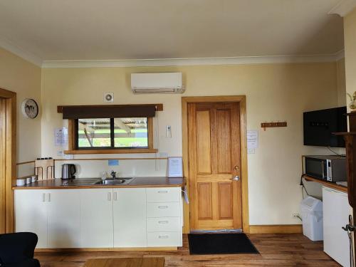 Ruby's Cottage Farm Stay in 阿瑟港