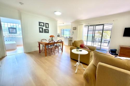 Cronulla courtyard unit, 10 mins walk to Beach & Bay in Cronulla
