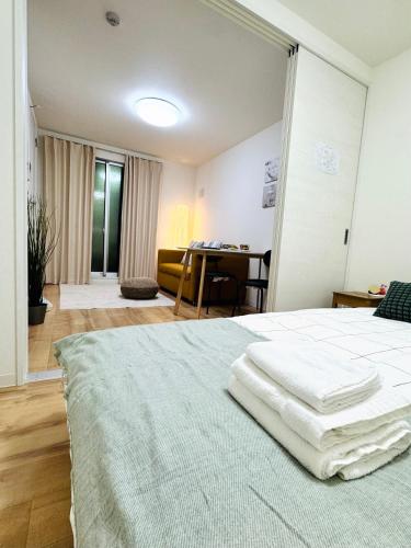 天下茶屋徒歩圏内 花園町駅徒歩3分 難波 梅田に直通 トイレと浴室付き まるまる貸切 部屋35平