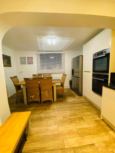 Facilities, Relax in this Charming East Cowes House with Garden and BBQ in Whippingham and Osborne