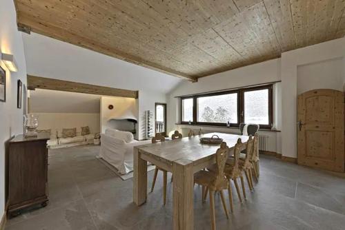 Attic Lake View with Free Parking in Silvaplana City Center