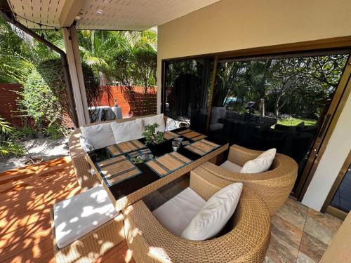 Phangan Beach Resort - Tap to explore photos