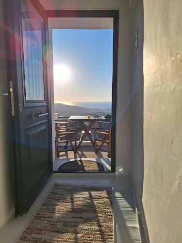 Kilátás, balconi 1911 - Traditional house in Ydroussa, Samos in Agios Nikolaos