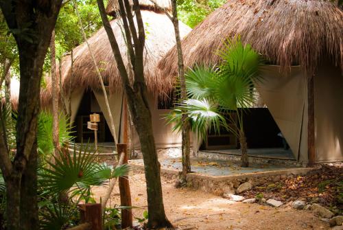 Akumal Natura Glamping Located in Xpu Ha, Akumal Natura is a perfect starting point from which to explore Tulum. Both business travelers and tourists can enjoy the propertys facilities and services. Service-minded staff wi