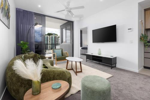 West End 2BR Gem with Rooftop Pool, Balcony & Parking – khách sạn tại Bờ Nam Brisbane