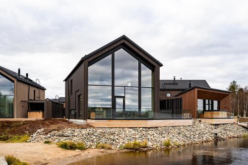 Joiku Luxury Lakeview Chalet in Akaslompolo