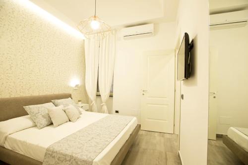 Parthenope Suite - image 7