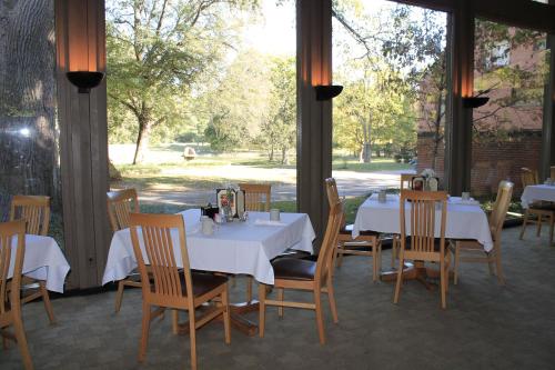 New Harmony Inn Resort and Conference Center - image 12