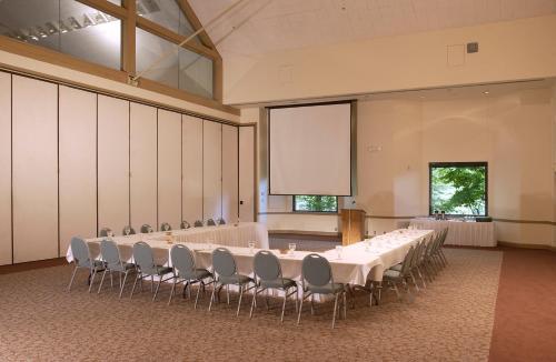 New Harmony Inn Resort and Conference Center - image 2