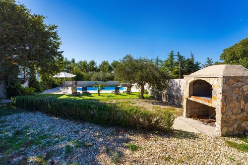 My Dalmatia - Holiday home Emily with private pool in Polaca