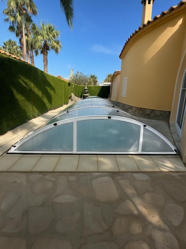 Impresionante Villa con piscina climatizada - OLIVA NOVA - Tap to explore photos