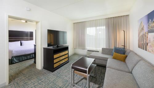 2 bedrooms, 4 beds