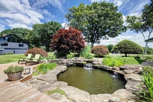 Longpond House in Lakeville