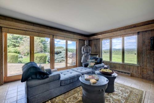 Longpond House in Lakeville
