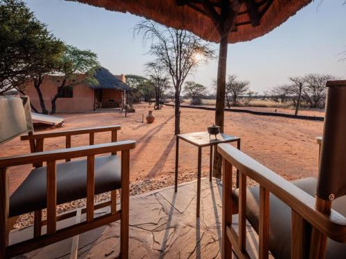 Kert, Eningu Kalahari Lodge in Gobabis